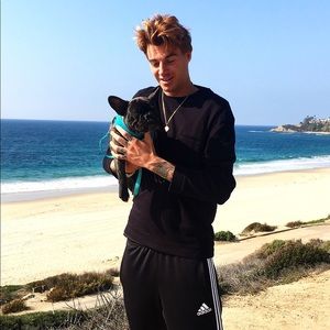 Meet your Posher, Derek